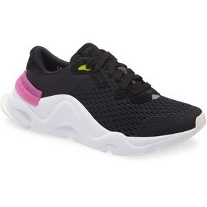 Sorel Women's Black Mesh Athletic Sneakers with White Sole Pink Heel Accent 9.5